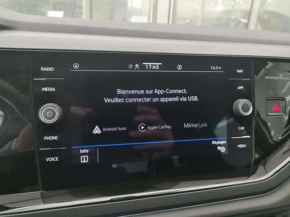 Acheter Volkswagen Polo Polo 1.0 TSI 95 S&S DSG7 R-Line 5p occasion dans les concessions du Groupe Faurie