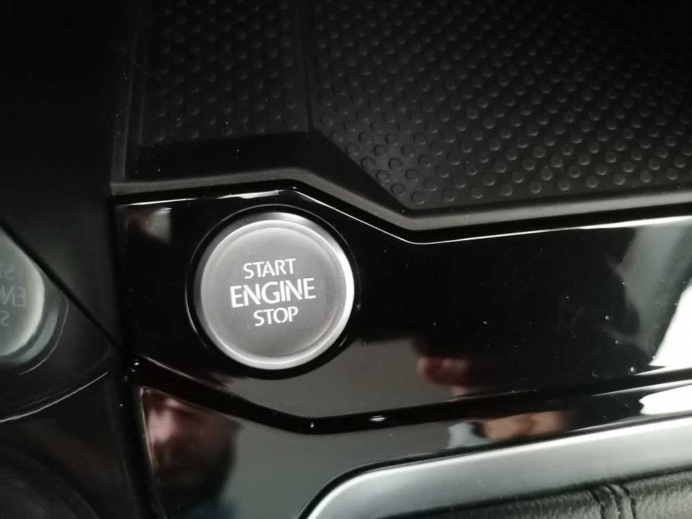 Acheter Volkswagen T-Roc T-Roc 1.0 TSI 115 Start/Stop BVM6 IQ.Drive 5p occasion dans les concessions du Groupe Faurie