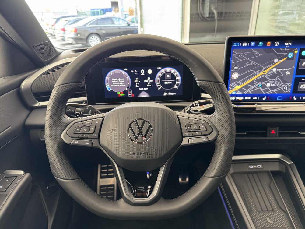 Acheter Volkswagen T-Roc T-Roc 1.5 eTSI EVO2 Hybrid 150 ch DSG7 R-Line 5p neuf dans les concessions du Groupe Faurie