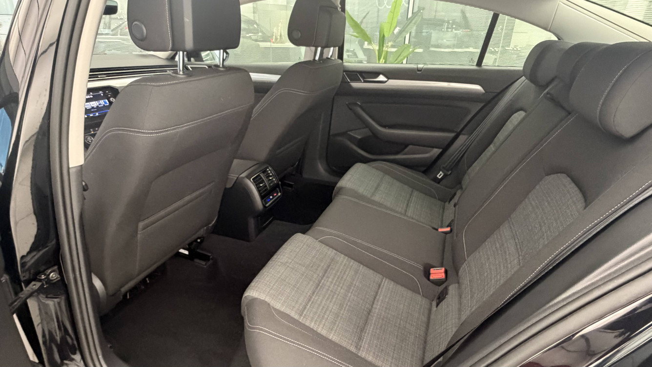 Acheter Volkswagen Passat Passat 1.6 TDI 120 DSG7 Business 4p occasion dans les concessions du Groupe Faurie
