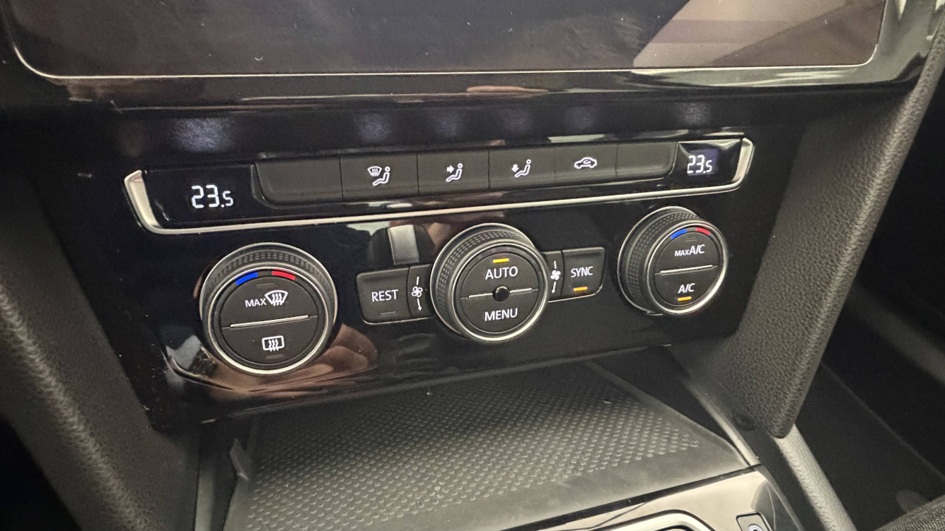 Acheter Volkswagen Passat Passat 1.6 TDI 120 DSG7 Business 4p occasion dans les concessions du Groupe Faurie