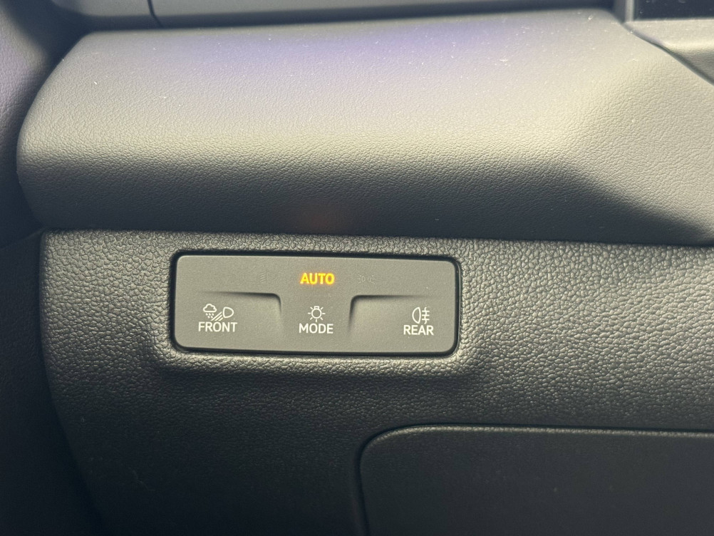 Acheter Volkswagen T-Roc T-Roc 1.5 eTSI EVO2 Hybrid 150 ch DSG7 R-Line 5p neuf dans les concessions du Groupe Faurie