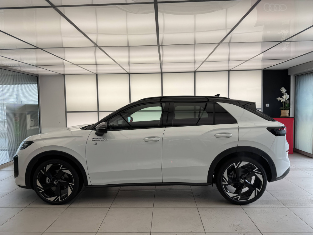 Acheter Volkswagen T-Roc T-Roc 1.5 eTSI EVO2 Hybrid 150 ch DSG7 R-Line 5p neuf dans les concessions du Groupe Faurie