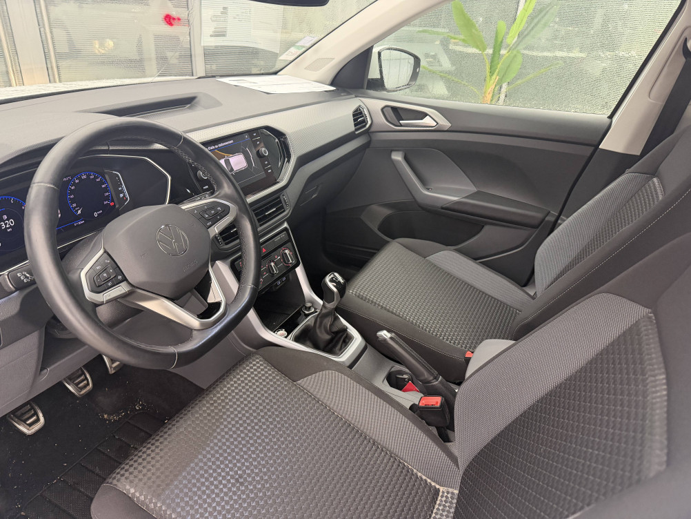 Acheter Volkswagen T-Cross T-Cross 1.0 TSI 110 Start/Stop BVM6 Active 5p occasion dans les concessions du Groupe Faurie