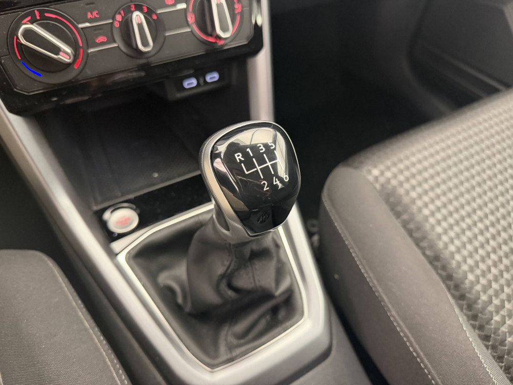 Acheter Volkswagen T-Cross T-Cross 1.0 TSI 110 Start/Stop BVM6 Active 5p occasion dans les concessions du Groupe Faurie