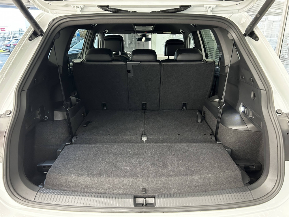 Acheter Volkswagen Tiguan Allspace Tiguan Allspace 2.0 TDI 150ch DSG7 R-Line 5p occasion dans les concessions du Groupe Faurie