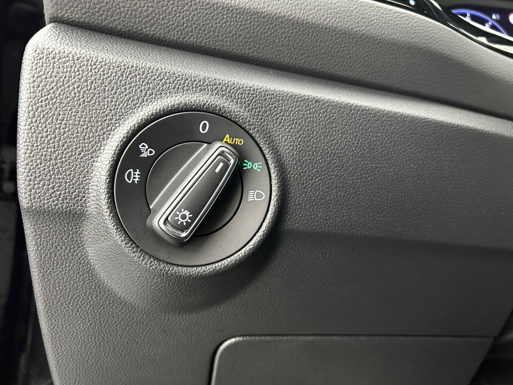 Acheter Volkswagen T-Roc T-Roc 1.5 TSI EVO 150 Start/Stop DSG7 R-Line 5p occasion dans les concessions du Groupe Faurie