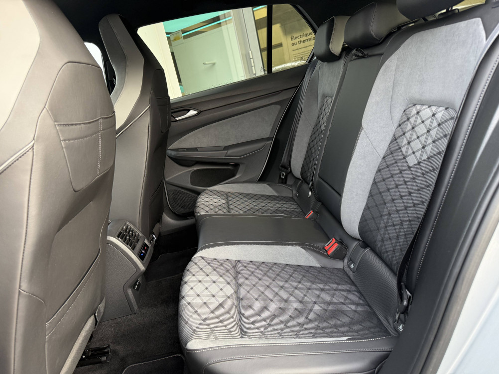 Acheter Volkswagen Golf Golf 1.5 eTSI OPF 130 DSG7 R-Line 5p occasion dans les concessions du Groupe Faurie