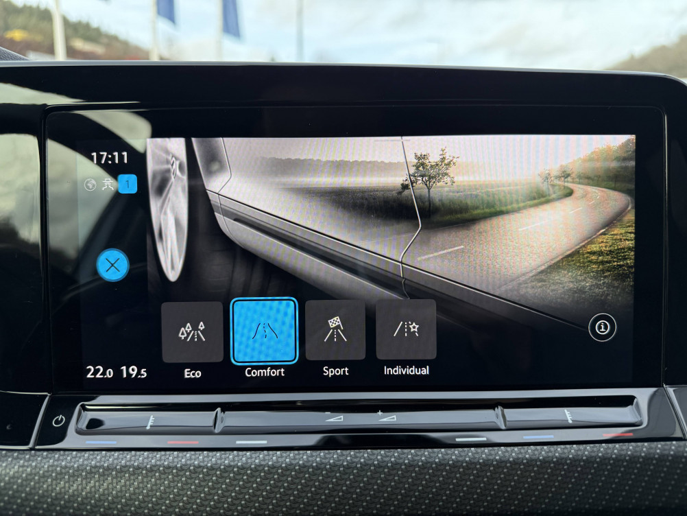 Acheter Volkswagen Golf Golf 1.5 eTSI OPF 130 DSG7 R-Line 5p occasion dans les concessions du Groupe Faurie