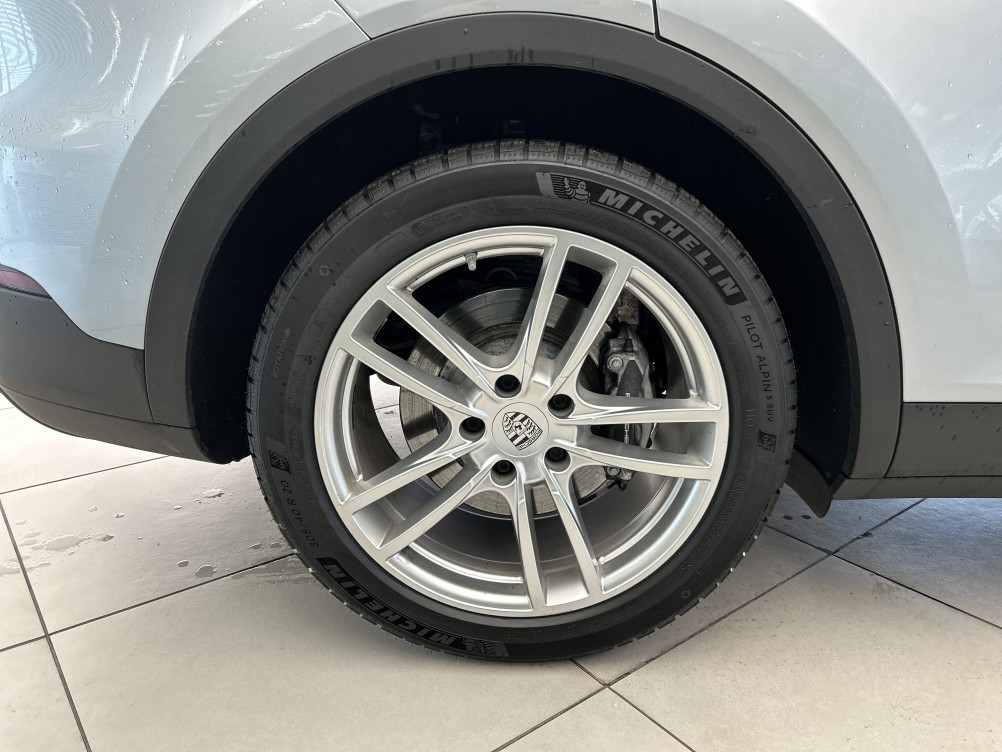 Acheter Porsche Cayenne Cayenne E-Hybrid 3.0 V6 462 ch Tiptronic BVA  5p occasion dans les concessions du Groupe Faurie