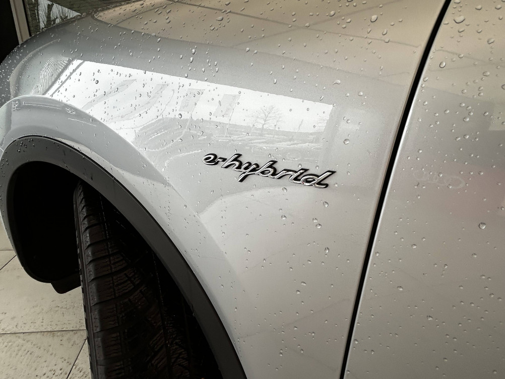 Acheter Porsche Cayenne Cayenne E-Hybrid 3.0 V6 462 ch Tiptronic BVA  5p occasion dans les concessions du Groupe Faurie