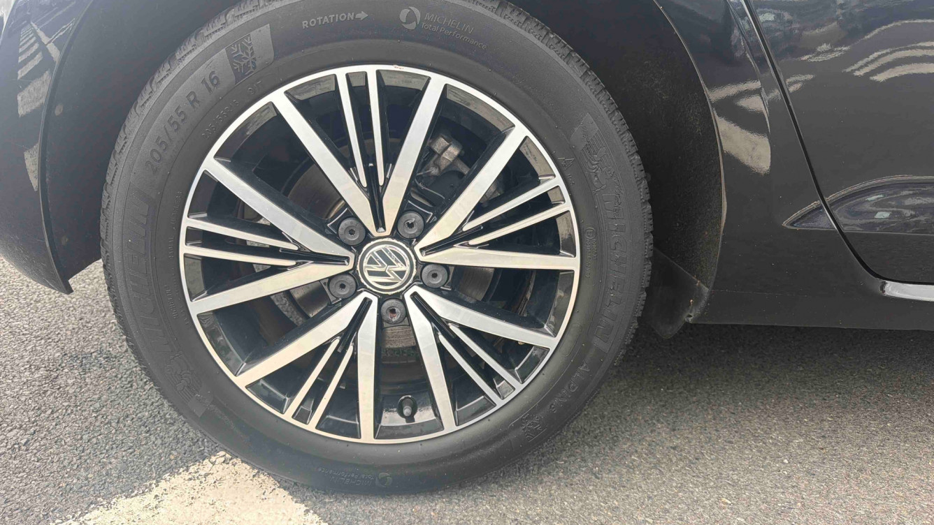 Acheter Volkswagen Golf Golf 1.6 TDI 110 BlueMotion Technology FAP Allstar 5p occasion dans les concessions du Groupe Faurie