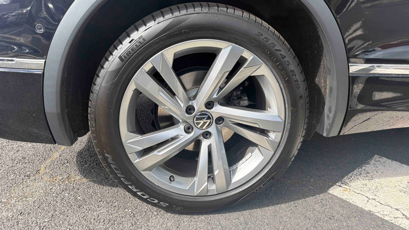 Acheter Volkswagen Tiguan Allspace Tiguan Allspace 2.0 TDI 150 DSG7 R-Line 5p occasion dans les concessions du Groupe Faurie