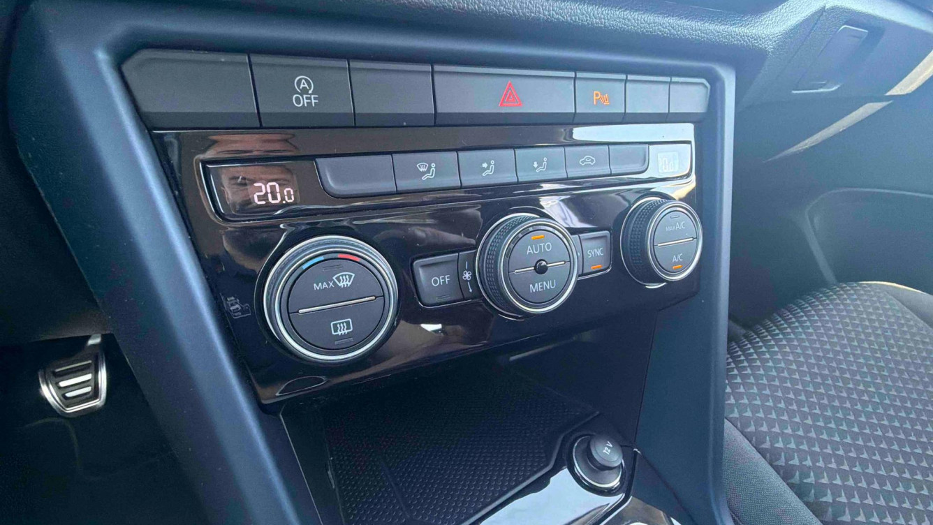 Acheter Volkswagen T-Roc T-Roc 1.6 TDI 115 Start/Stop BVM6 United 5p occasion dans les concessions du Groupe Faurie