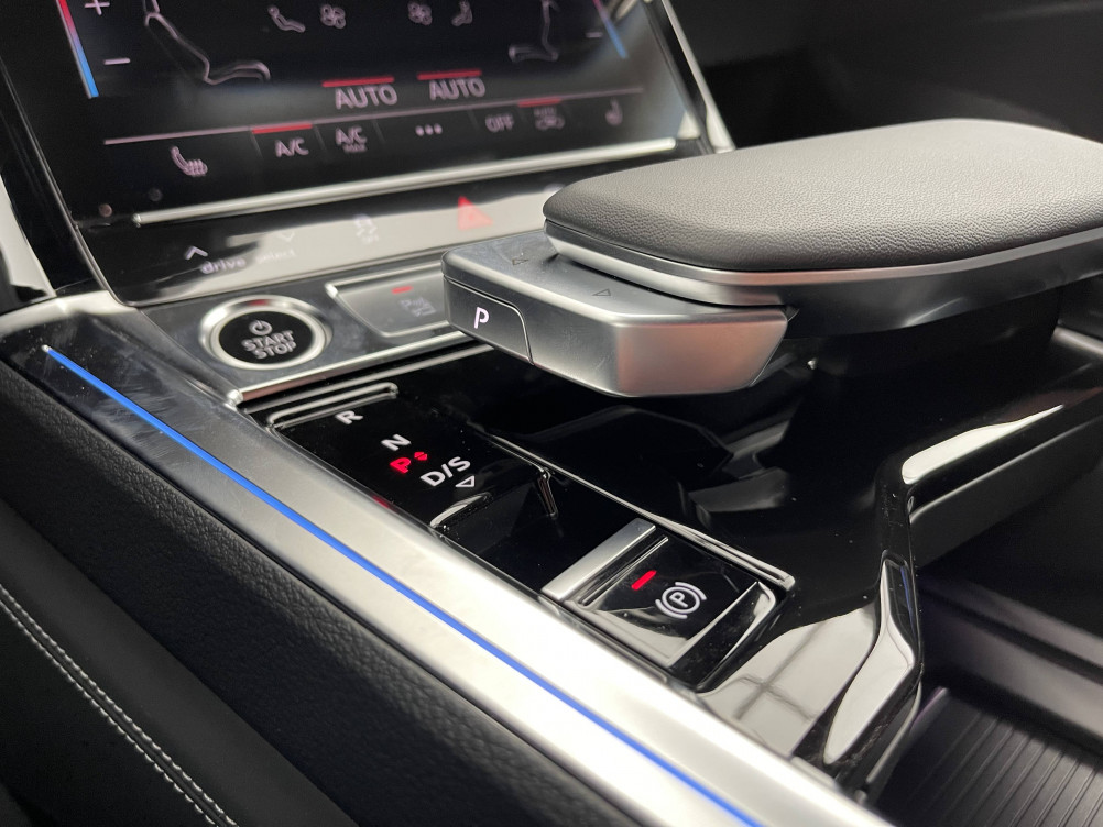 Acheter Audi Q8 e-tron Q8 e-tron Sportback 55 408 ch 114 kWh Quattro S line 5p neuf dans les concessions du Groupe Faurie