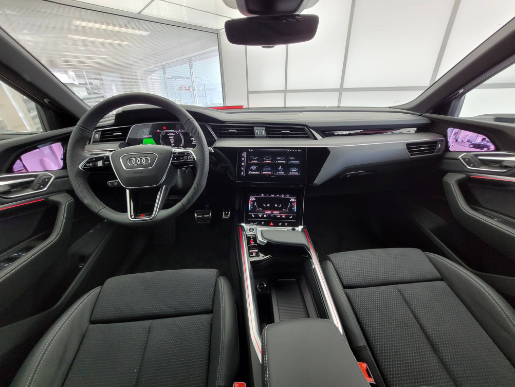 Acheter Audi Q8 e-tron Q8 e-tron 55 408 ch 114 kWh Quattro S line 5p neuf dans les concessions du Groupe Faurie