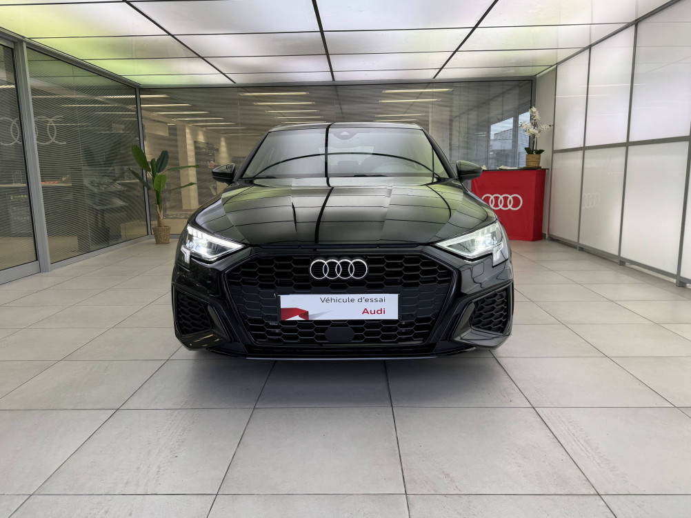 Acheter Audi A3 A3 Sportback 40 TFSIe 204 S tronic 6 S Line 5p neuf dans les concessions du Groupe Faurie