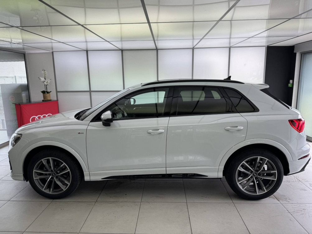 Acheter Audi Q3 Q3 35 TFSI 150 ch S tronic 7 Black Edition 5p neuf dans les concessions du Groupe Faurie
