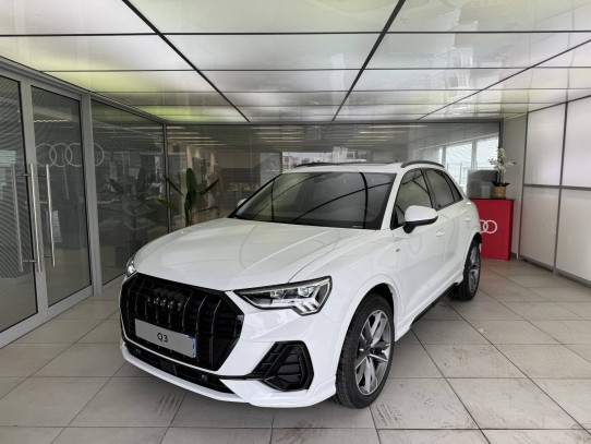 Acheter Audi Q3 Q3 35 TFSI 150 ch S tronic 7 Black Edition 5p neuve dans les concessions du Groupe Faurie