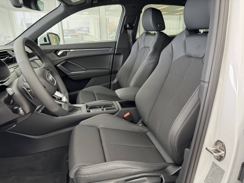 Acheter Audi Q3 Q3 35 TFSI 150 ch S tronic 7 Black Edition 5p neuf dans les concessions du Groupe Faurie