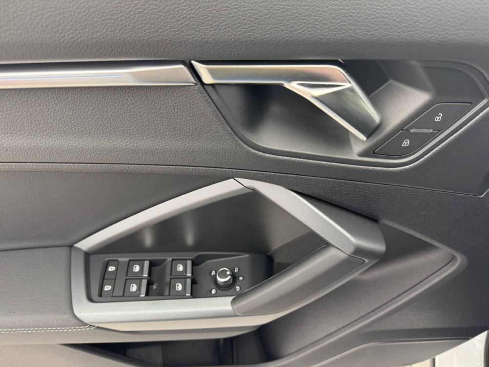 Acheter Audi Q3 Q3 35 TFSI 150 ch S tronic 7 Black Edition 5p neuf dans les concessions du Groupe Faurie