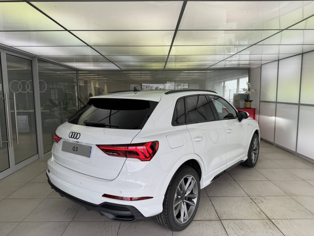 Acheter Audi Q3 Q3 35 TFSI 150 ch S tronic 7 Black Edition 5p neuf dans les concessions du Groupe Faurie