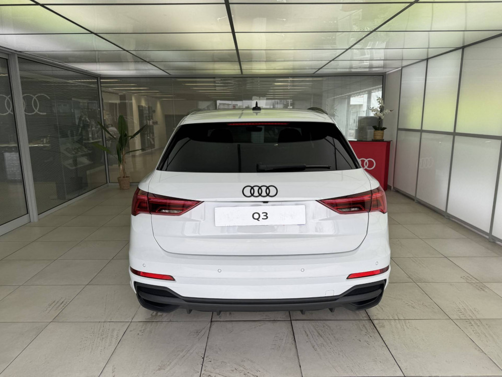 Acheter Audi Q3 Q3 35 TFSI 150 ch S tronic 7 Black Edition 5p neuf dans les concessions du Groupe Faurie