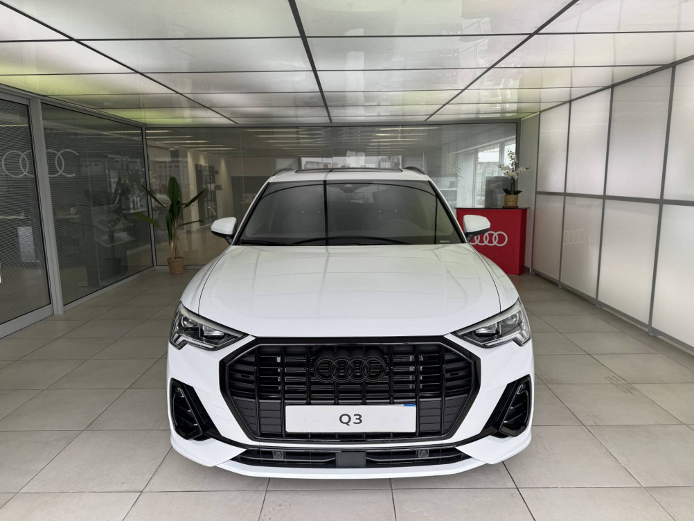 Acheter Audi Q3 Q3 35 TFSI 150 ch S tronic 7 Black Edition 5p neuf dans les concessions du Groupe Faurie