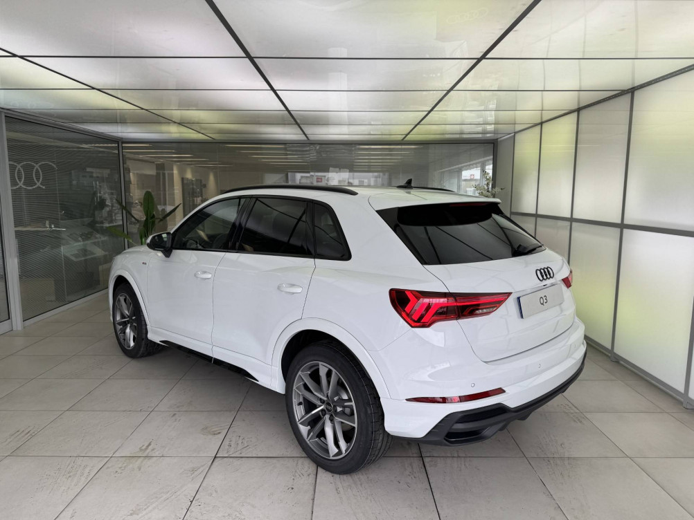 Acheter Audi Q3 Q3 35 TFSI 150 ch S tronic 7 Black Edition 5p neuf dans les concessions du Groupe Faurie