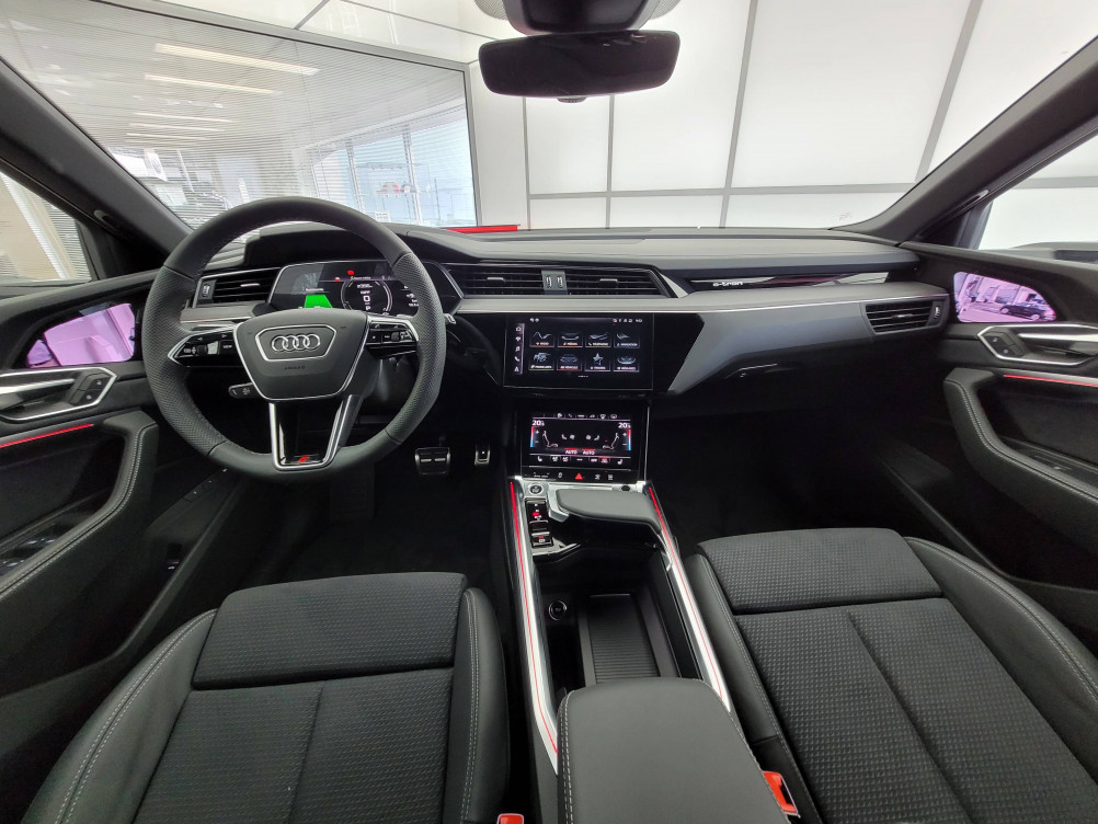 Acheter Audi Q8 e-tron Q8 e-tron 55 408 ch 114 kWh Quattro S line 5p occasion dans les concessions du Groupe Faurie