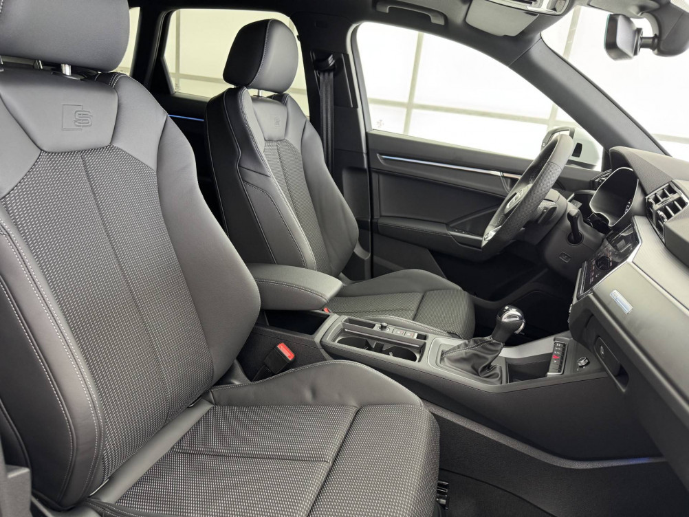 Acheter Audi Q3 Q3 35 TFSI 150 ch S tronic 7 Black Edition 5p neuf dans les concessions du Groupe Faurie