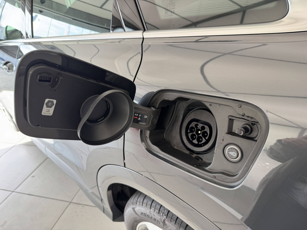 Acheter Audi Q5 Q5 e-hybrid 299 ch S tronic 7 Quattro S line 5p neuf dans les concessions du Groupe Faurie
