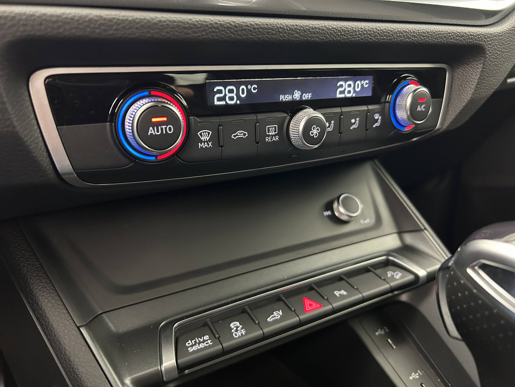Acheter Audi Q3 Q3 45 TFSIe 245 ch S tronic 6 S line 5p occasion dans les concessions du Groupe Faurie