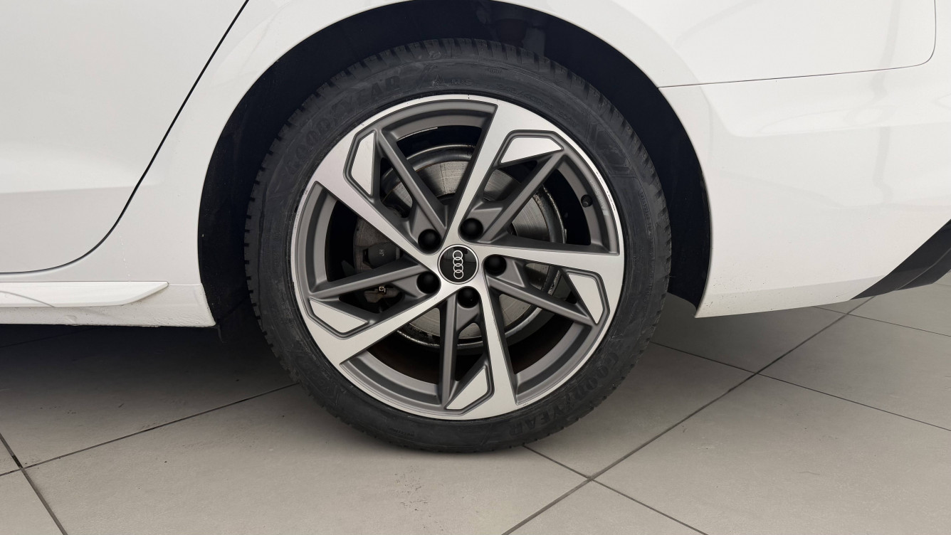 Acheter Audi A4 A4 Avant 35 TDI 163 S tronic 7 S Edition 5p occasion dans les concessions du Groupe Faurie