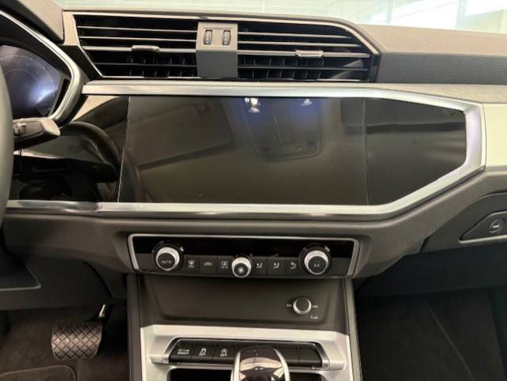 Acheter Audi Q3 Q3 40 TFSI 190 ch S tronic 7 Quattro Design Luxe 5p occasion dans les concessions du Groupe Faurie