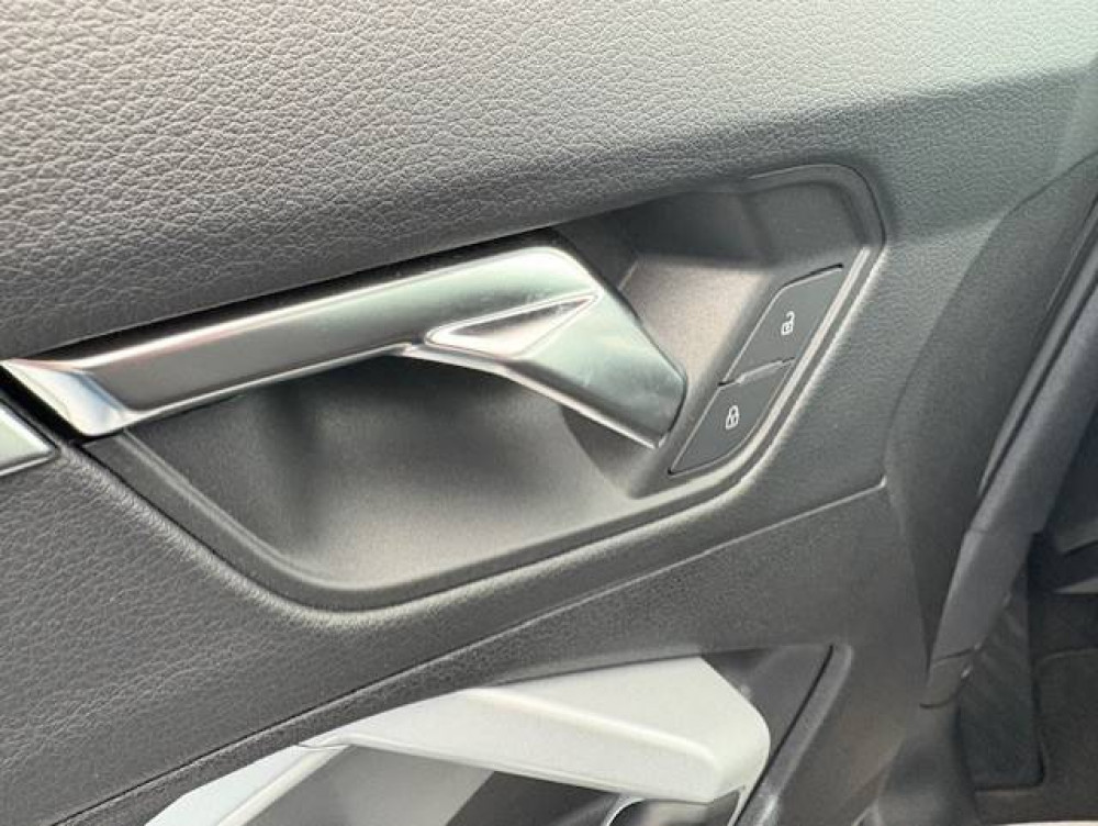 Acheter Audi Q3 Q3 40 TFSI 190 ch S tronic 7 Quattro Design Luxe 5p occasion dans les concessions du Groupe Faurie