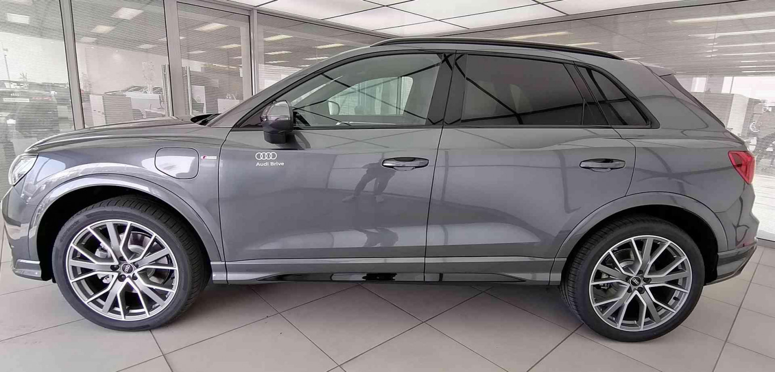 Acheter Audi Q3 Q3 45 TFSIe 245 ch S tronic 6 S line 5p occasion dans les concessions du Groupe Faurie