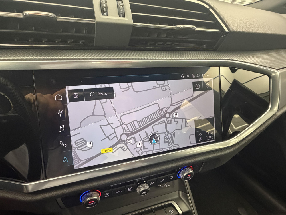 Acheter Audi Q3 Q3 45 TFSIe 245 ch S tronic 6 S line 5p occasion dans les concessions du Groupe Faurie