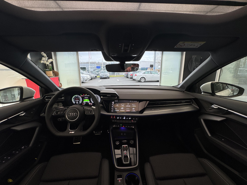 Acheter Audi A3 Sportback A3 Sportback TFSI e Hybride rechargeable 204 S tronic 6 S line 5p neuf dans les concessions du Groupe Faurie
