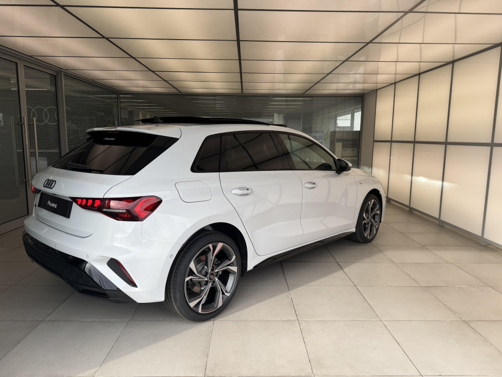 Acheter Audi A3 Sportback A3 Sportback TFSI e Hybride rechargeable 204 S tronic 6 S line 5p neuf dans les concessions du Groupe Faurie