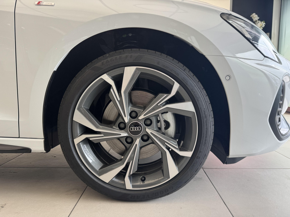 Acheter Audi A3 Sportback A3 Sportback TFSI e Hybride rechargeable 204 S tronic 6 S line 5p neuf dans les concessions du Groupe Faurie