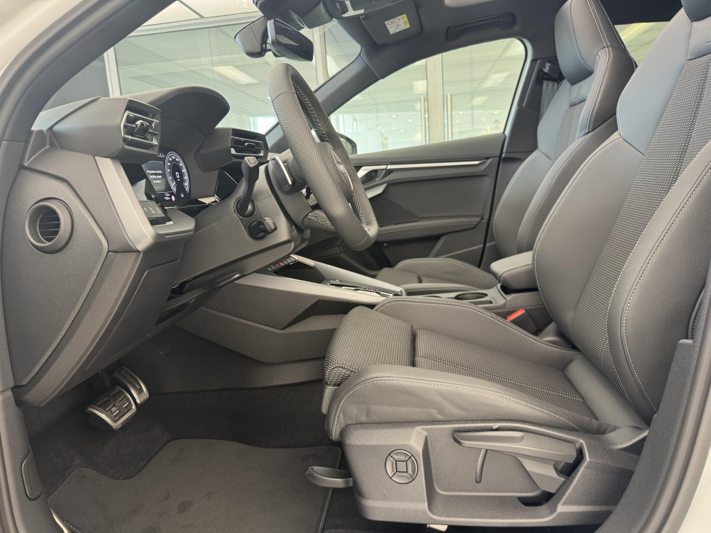 Acheter Audi A3 Sportback A3 Sportback TFSI e Hybride rechargeable 204 S tronic 6 S line 5p neuf dans les concessions du Groupe Faurie