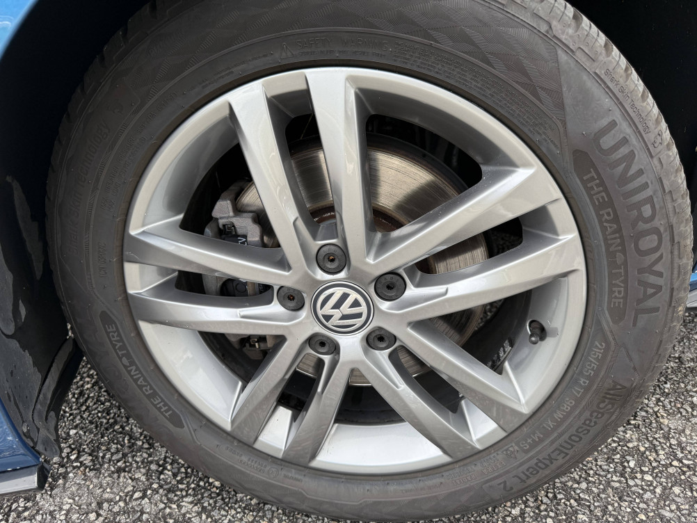Acheter Volkswagen Touran Touran 1.4 TSI 150 BMT DSG7 5pl R-Line 5p occasion dans les concessions du Groupe Faurie