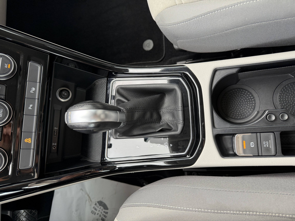Acheter Volkswagen Touran Touran 1.4 TSI 150 BMT DSG7 5pl R-Line 5p occasion dans les concessions du Groupe Faurie