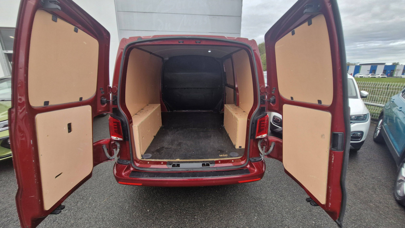 Acheter Volkswagen Transporter Fourgon T6 TRANSPORTER 6.1 VAN L1H1 2.0 TDI 198 DSG7 BUSINESS LINE PLUS 4p occasion dans les concessions du Groupe Faurie