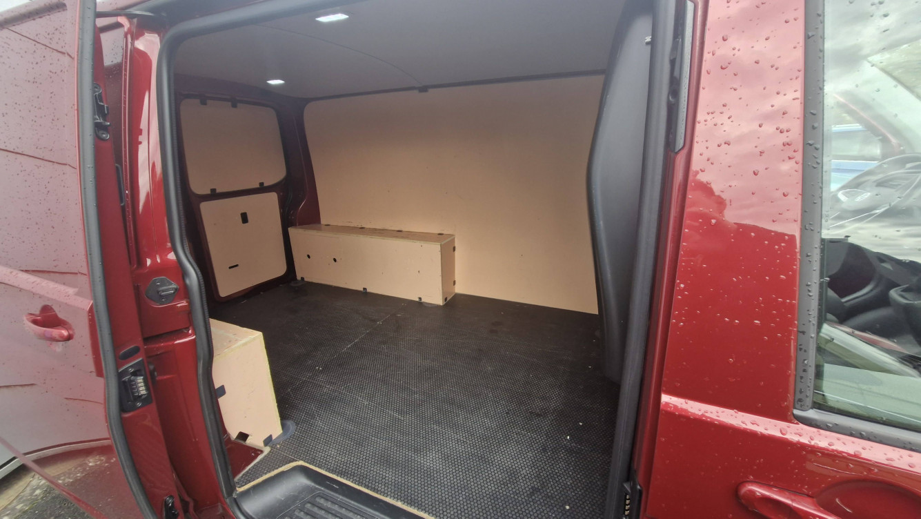Acheter Volkswagen Transporter Fourgon T6 TRANSPORTER 6.1 VAN L1H1 2.0 TDI 198 DSG7 BUSINESS LINE PLUS 4p occasion dans les concessions du Groupe Faurie