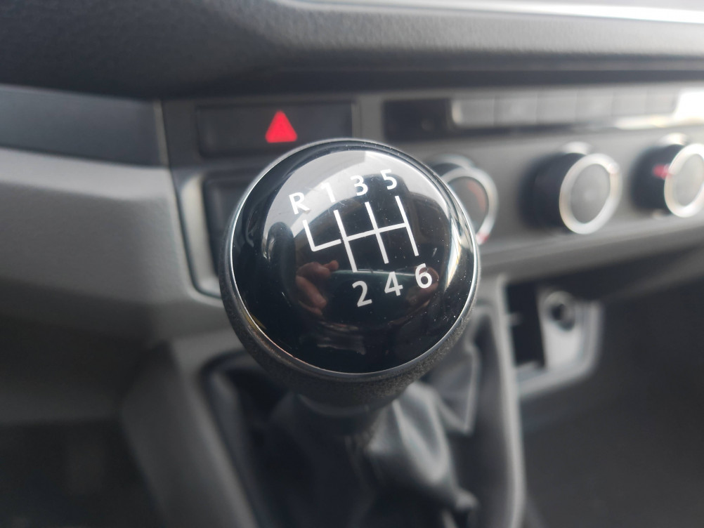 Acheter Volkswagen Crafter CRAFTER VAN 30 L3H3 2.0 TDI 140 CH BUSINESS LINE 4p occasion dans les concessions du Groupe Faurie
