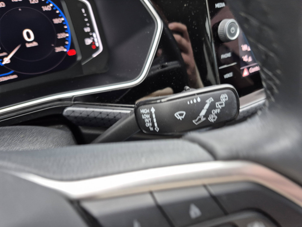 Acheter Volkswagen T-Cross T-Cross 1.0 TSI 110 Start/Stop BVM6 R-Line Tech 5p occasion dans les concessions du Groupe Faurie