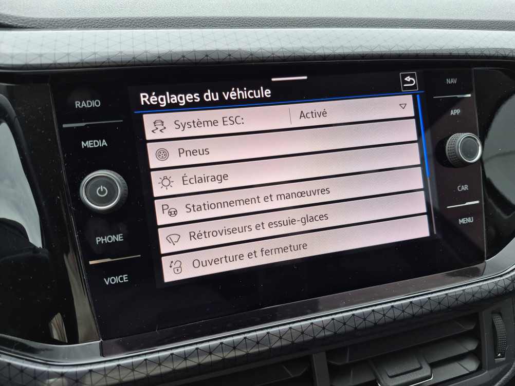 Acheter Volkswagen T-Cross T-Cross 1.0 TSI 110 Start/Stop BVM6 R-Line Tech 5p occasion dans les concessions du Groupe Faurie