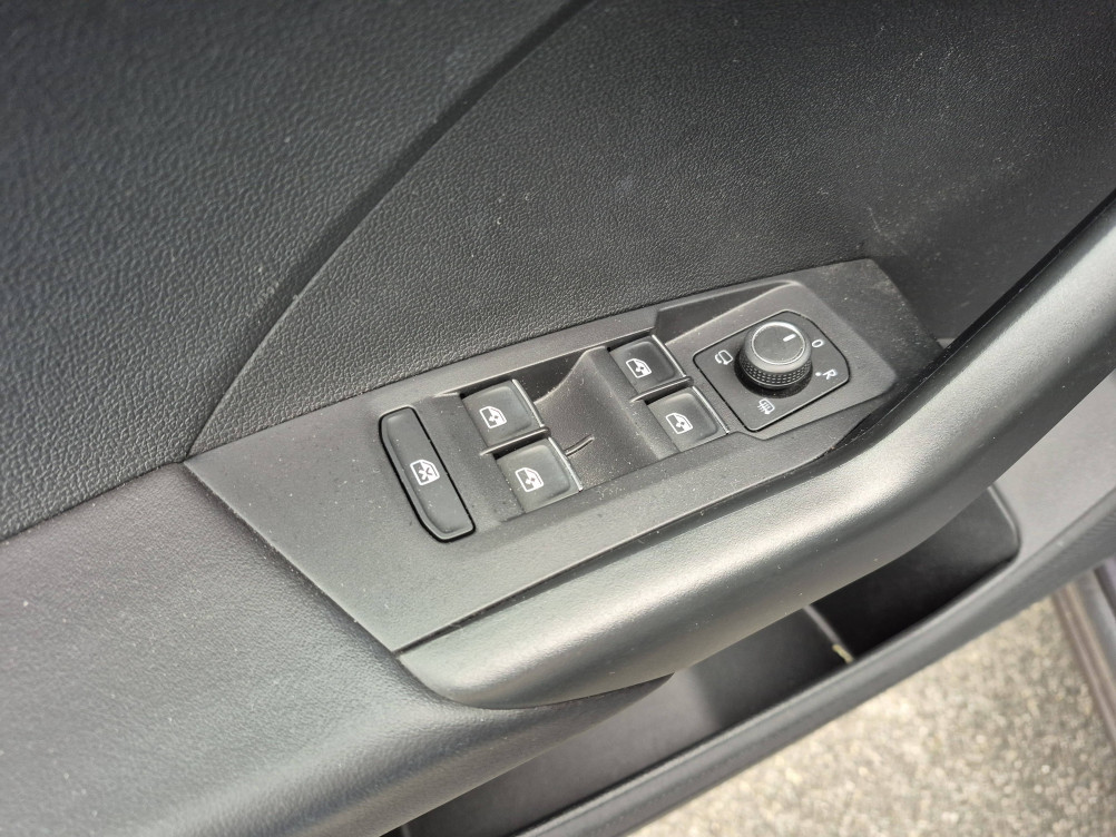 Acheter Volkswagen T-Cross T-Cross 1.0 TSI 110 Start/Stop BVM6 R-Line Tech 5p occasion dans les concessions du Groupe Faurie